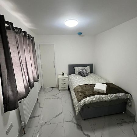 93 New Road Apartman Harmondsworth Kültér fotó