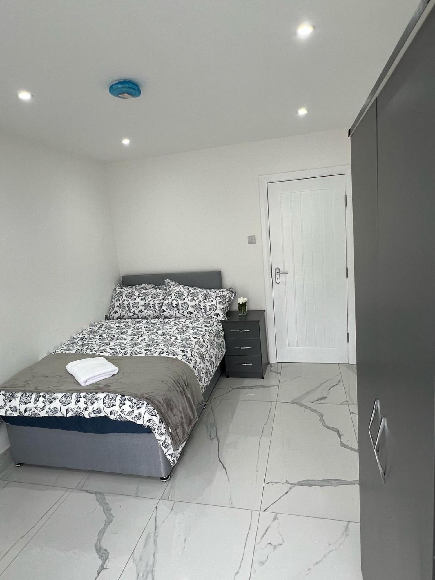 93 New Road Apartman Harmondsworth Kültér fotó