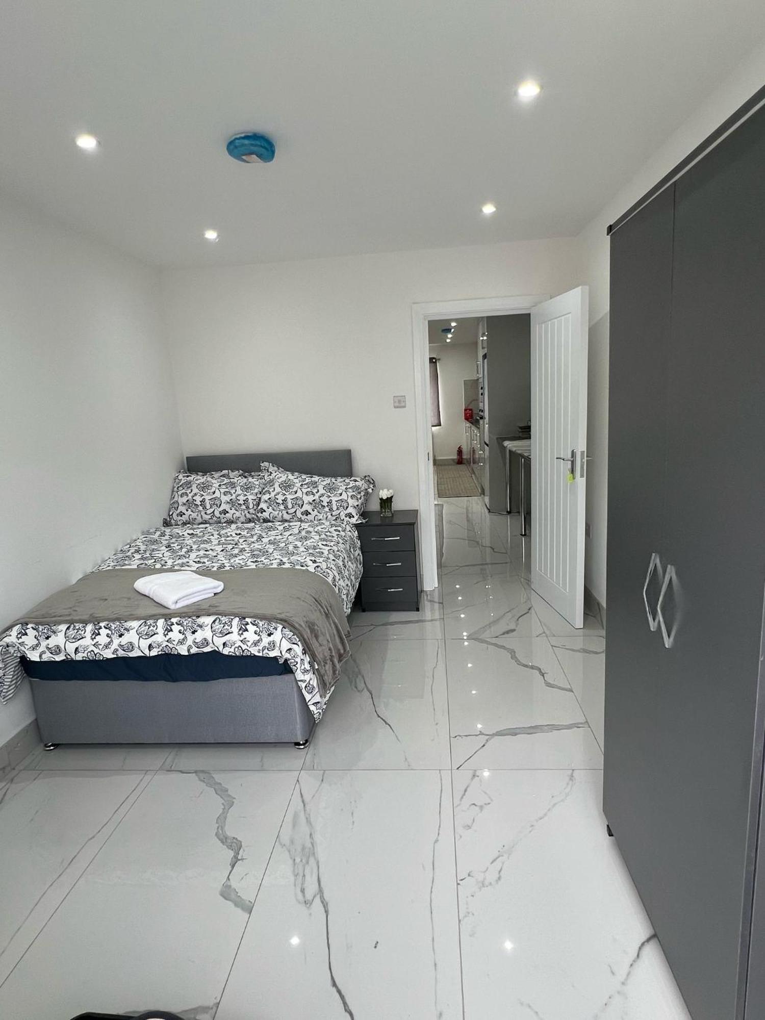 93 New Road Apartman Harmondsworth Kültér fotó