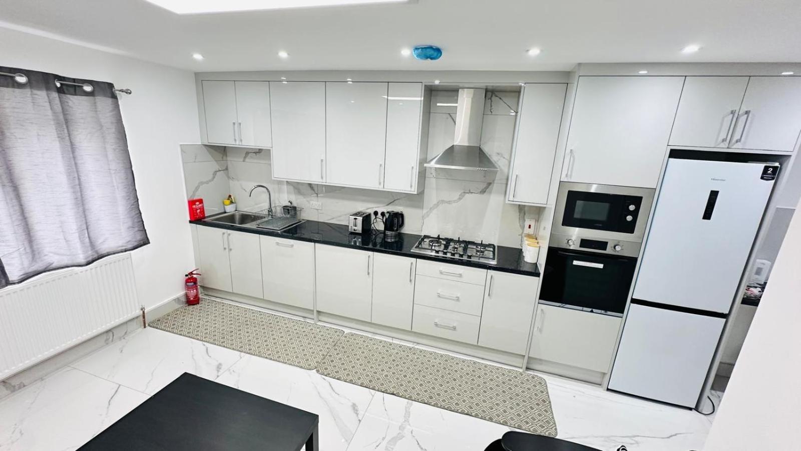 93 New Road Apartman Harmondsworth Kültér fotó